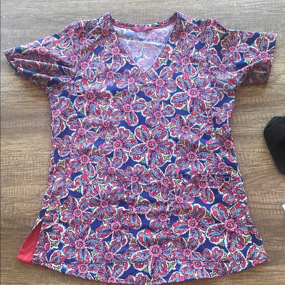 Vera Bradley Floral V-Neck Scrub Top